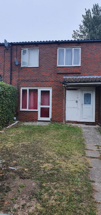 Spacious And Serene Stay Near Milton Keynes Centre Willen Ngoại thất bức ảnh
