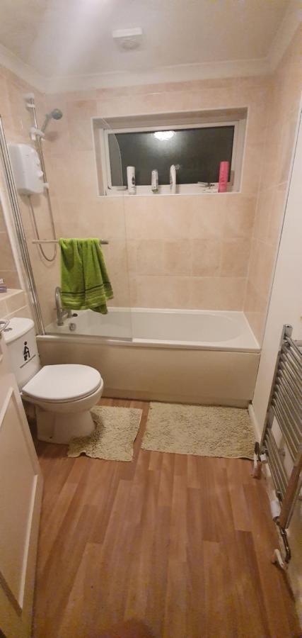Spacious And Serene Stay Near Milton Keynes Centre Willen Ngoại thất bức ảnh
