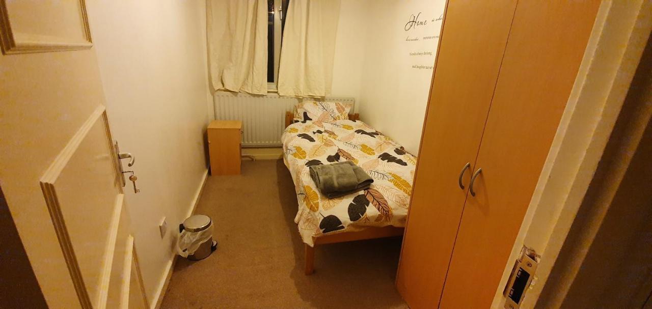Spacious And Serene Stay Near Milton Keynes Centre Willen Ngoại thất bức ảnh