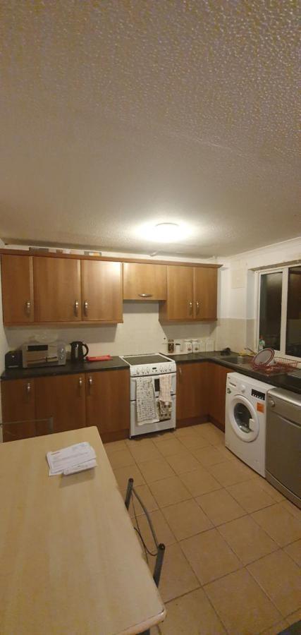 Spacious And Serene Stay Near Milton Keynes Centre Willen Ngoại thất bức ảnh