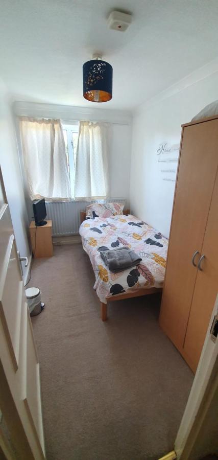 Spacious And Serene Stay Near Milton Keynes Centre Willen Ngoại thất bức ảnh